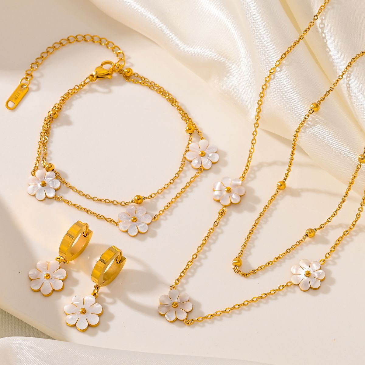 Double-Layered Daisy Flower Jewelry Set | Stainless Steel Floral Pendant Necklace & Earrings | Trendy 2-in-1 Layering Necklace for Women | Waterproof & Tarnish-Free Jewelry
