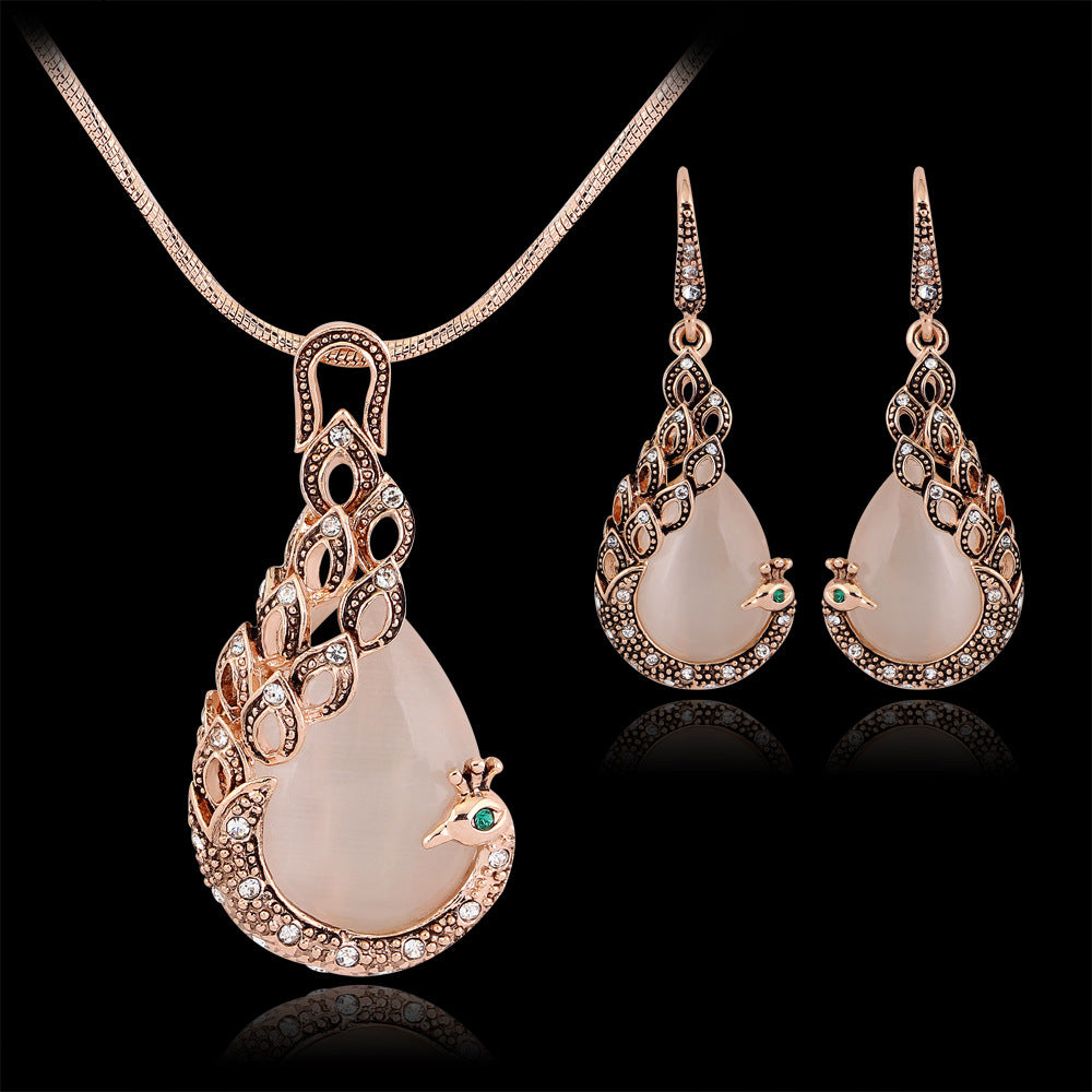Radiant Peacock Jewelry Set | High-Sense Enamel & Crystal Necklace & Earrings | Trendy Minimalist Ethnic Statement Jewelry | Luxury-Label Artistic Peacock Ensemble | 2026 High-Fashion Statuesque Women’s Accessories