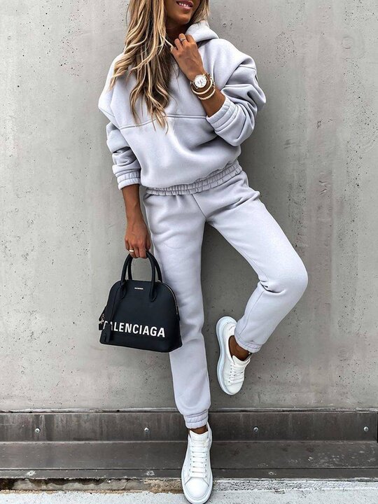 Women’s New Hooded Sweatshirt & Joggers Sports Suit | Elegant 2-Piece Slim-Fit Tracksuit | Trendy Long Sleeve Hoodie & Sweatpants Set | High-Sense Activewear Lounge Set | 2026 Urban Sportswear Collection