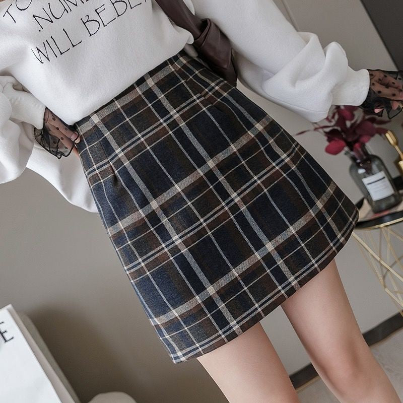 Women’s Mini Woolen Short Skirt | Elegant High-Waist A-Line Check Skirt | Modern Plaid Winter Mini Skirt | Trendy Woolen Commuter Skirt for Ladies | 2026 High-Fashion Autumn/Winter Bottoms