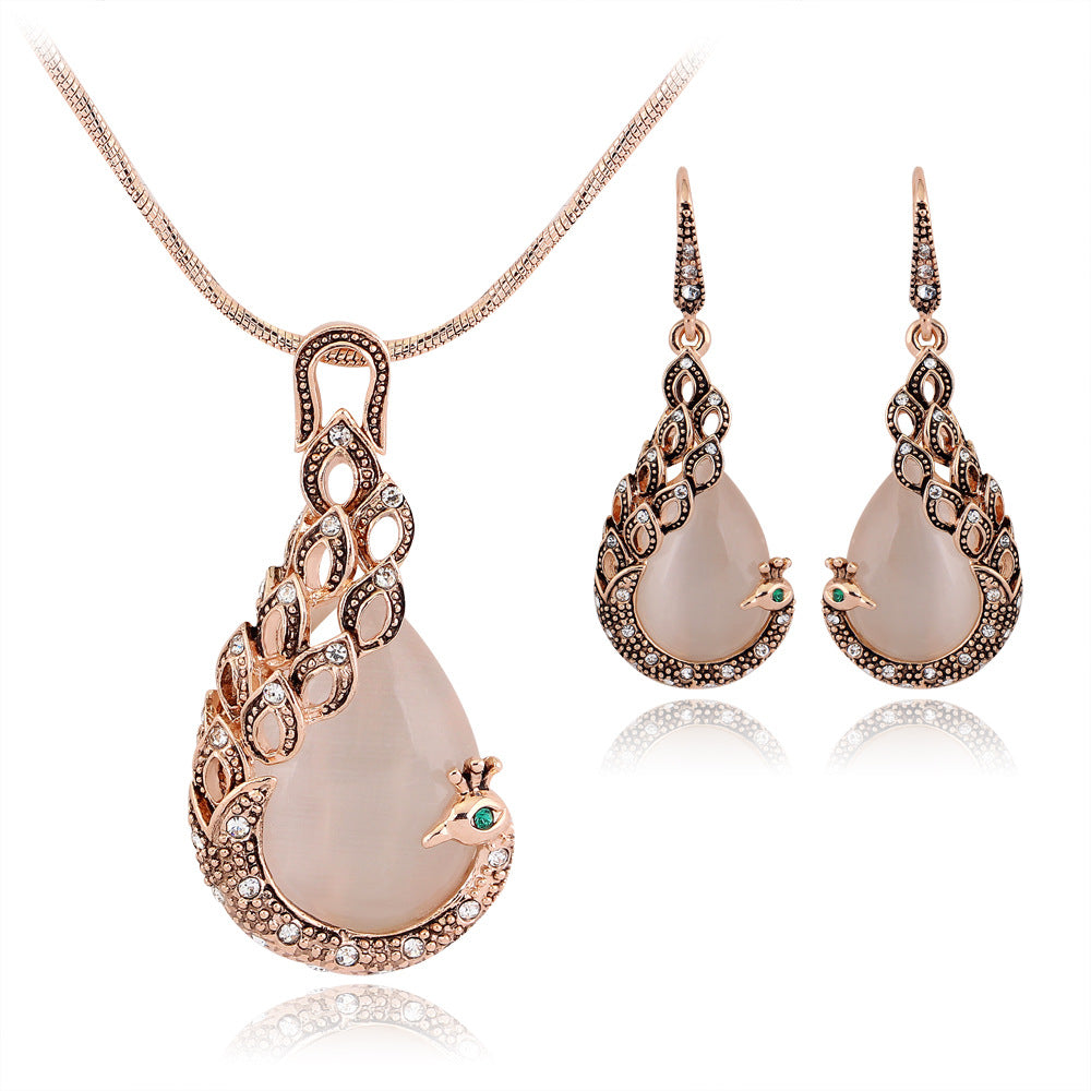 Radiant Peacock Jewelry Set | High-Sense Enamel & Crystal Necklace & Earrings | Trendy Minimalist Ethnic Statement Jewelry | Luxury-Label Artistic Peacock Ensemble | 2026 High-Fashion Statuesque Women’s Accessories