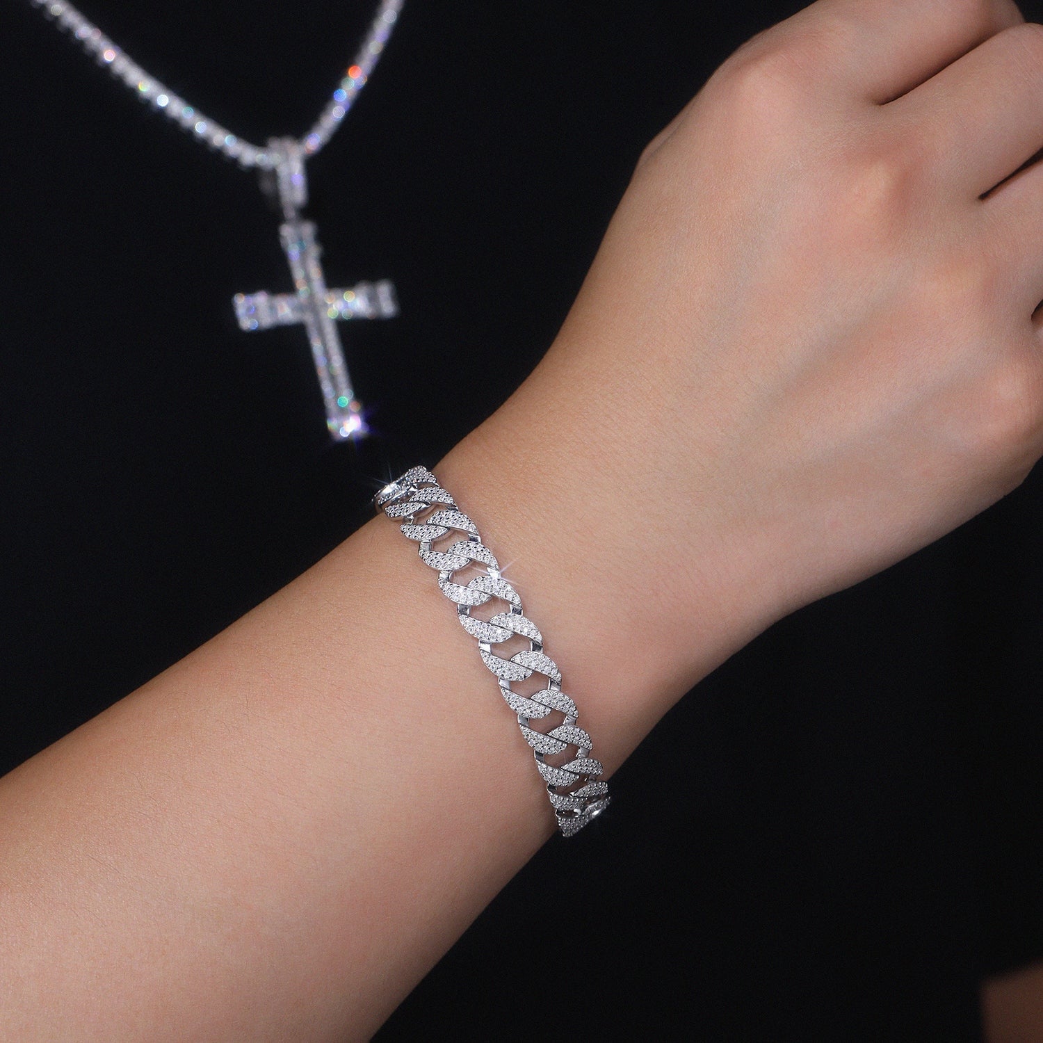 S925 Sterling Silver Moissanite Bracelet | High-Sense Platinum Plated Tennis Bracelet | Trendy Minimalist Luxury Moissanite Wristlet | Luxury-Label Statuesque Radiant Jewelry | 2026 High-Fashion Emerald-Luxe Essential