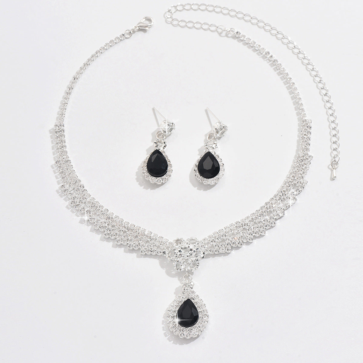 Diamond-Studded Teardrop Flower Necklace and Earring Set | Chic Floral Crystal Jewelry Set for Women | High-Sense Evening Party Jewelry | Trendy Minimalist Teardrop Pendant Set | 2026 High-Fashion Luxury Bridal Jewelry