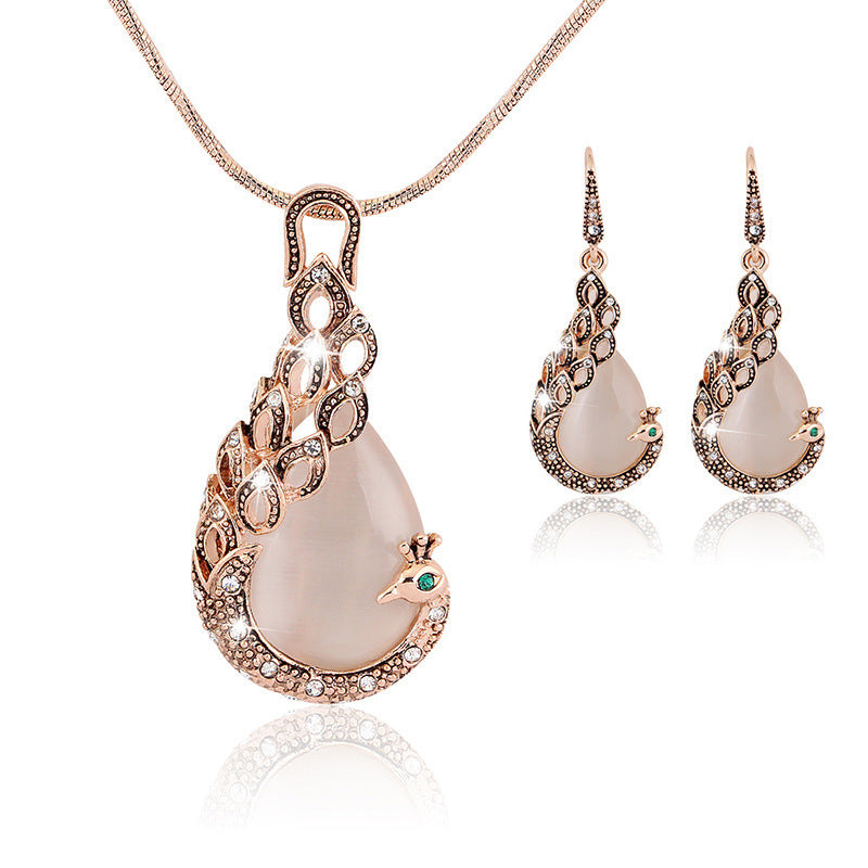 Radiant Peacock Jewelry Set | High-Sense Enamel & Crystal Necklace & Earrings | Trendy Minimalist Ethnic Statement Jewelry | Luxury-Label Artistic Peacock Ensemble | 2026 High-Fashion Statuesque Women’s Accessories