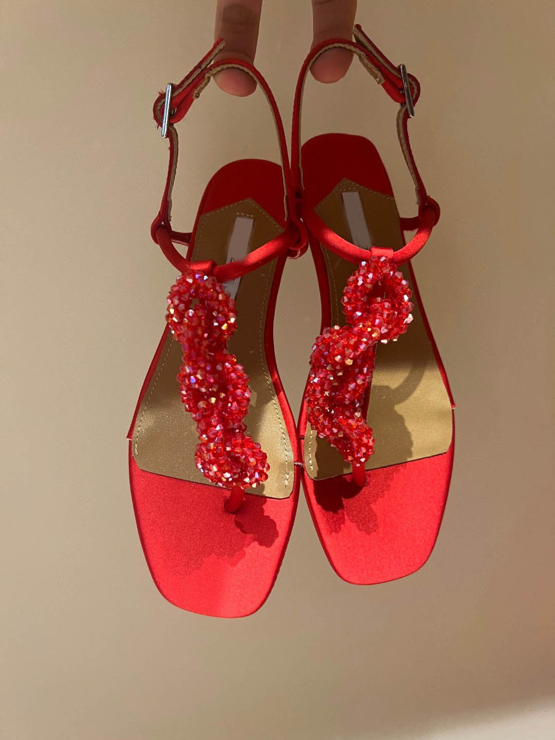 Women’s Crystal String Beads Flat Sandals | Elegant Jeweled Summer Beach Shoes | Modern Sparkling Open-Toe Boho Flats | Trendy Crystal-Embellished Strappy Sandals | 2026 Luxury Vacation Footwear