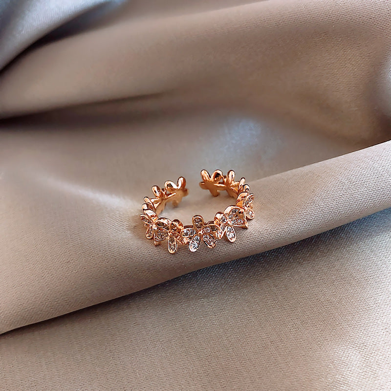 Personalized Instagram-Style Flower Ring | High-Sense Index Finger Statement Ring | Trendy Minimalist Open-Adjustable Floral Ring | Luxury-Label Sculpted Rose Ring | 2026 High-Fashion Radiant Women’s Jewelry