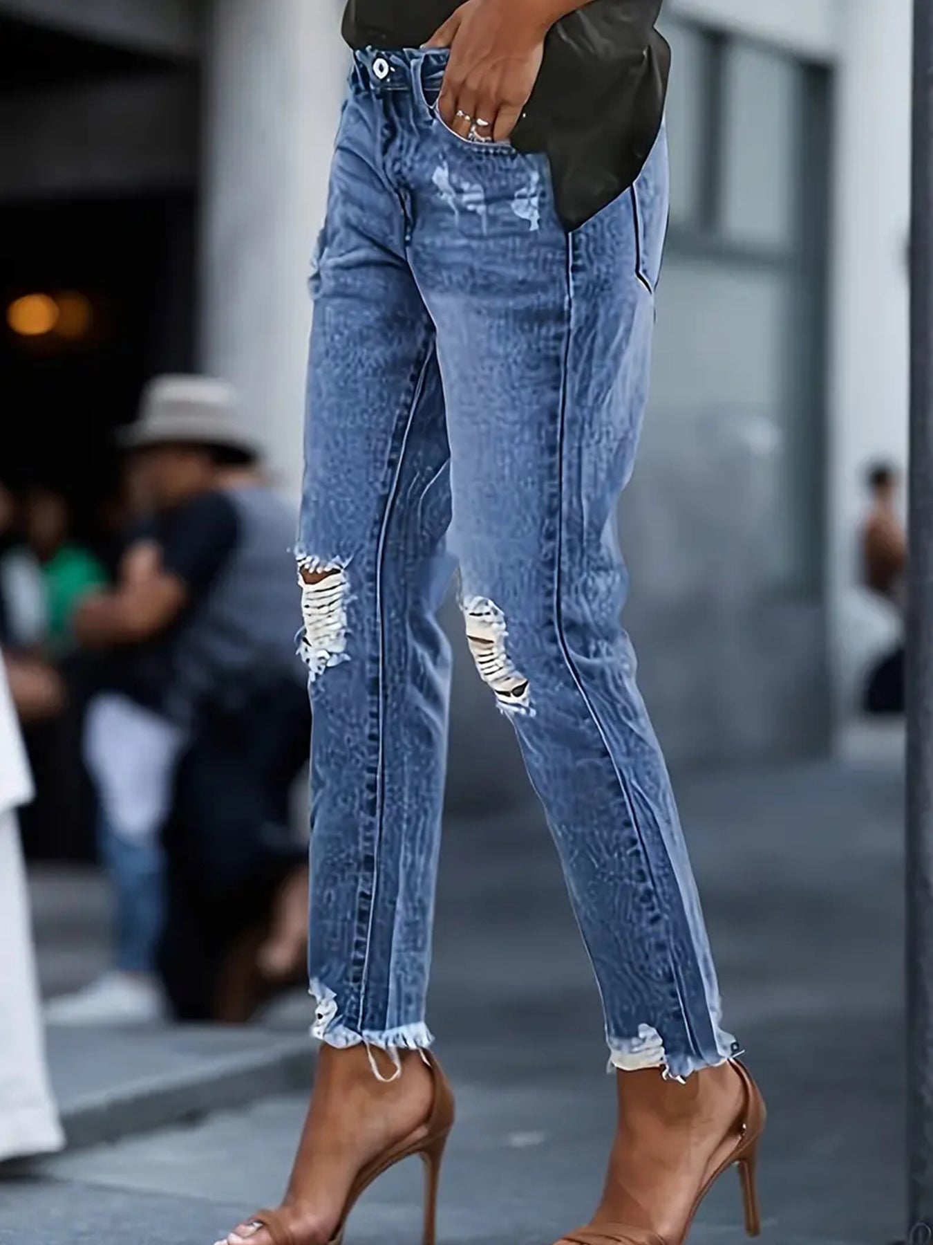 Women’s Stretchy Boyfriend Jeans | Ripped Distressed Relaxed Fit Denim | High-Sense Comfortable Five-Pocket Jeans | Trendy Faded Wash Boyfriend Denim | 2026 High-Fashion Urban Distressed Pants