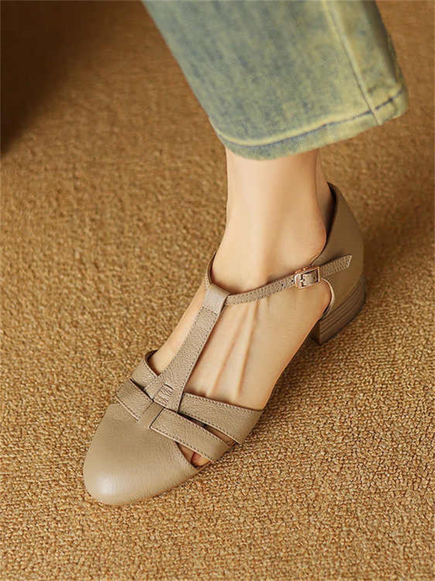 Women’s Retro Soft Sheep Leather Bag-Head Sandals | High-Sense Closed-Toe Summer Slides | Trendy Minimalist Genuine Leather Sandals | Luxury-Label Hand-Crafted Comfort Flats | 2026 High-Fashion Statuesque Leather Footwear