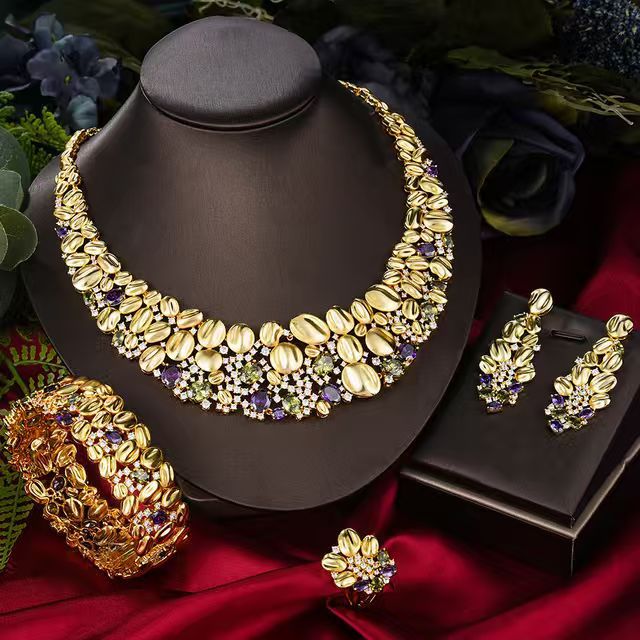Luxurious Exaggerated Bridal Jewelry Set | Bold Statement Necklace & Earring Wedding Suite | Fashionable High-Impact Crystal Jewelry for Brides | Grand Gala Jewelry Set