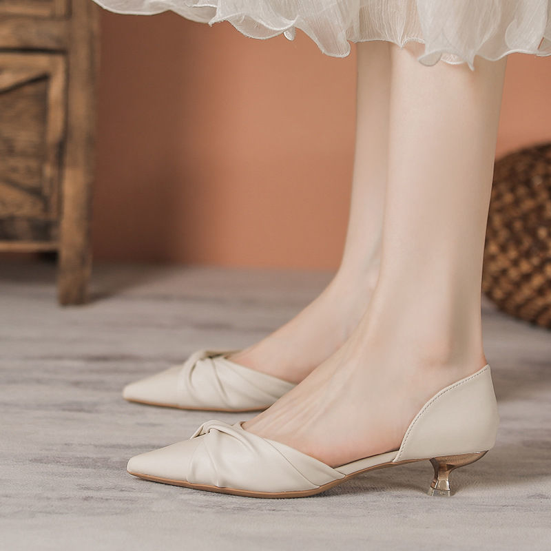 Women’s Low-Heeled Hollow-Out Bow Pumps | High-Sense Versatile Kitten Heels | Trendy Minimalist Professional Pointed-Toe Shoes | Luxury-Label Statuesque Office Footwear | 2026 High-Fashion Radiant Comfort Heels