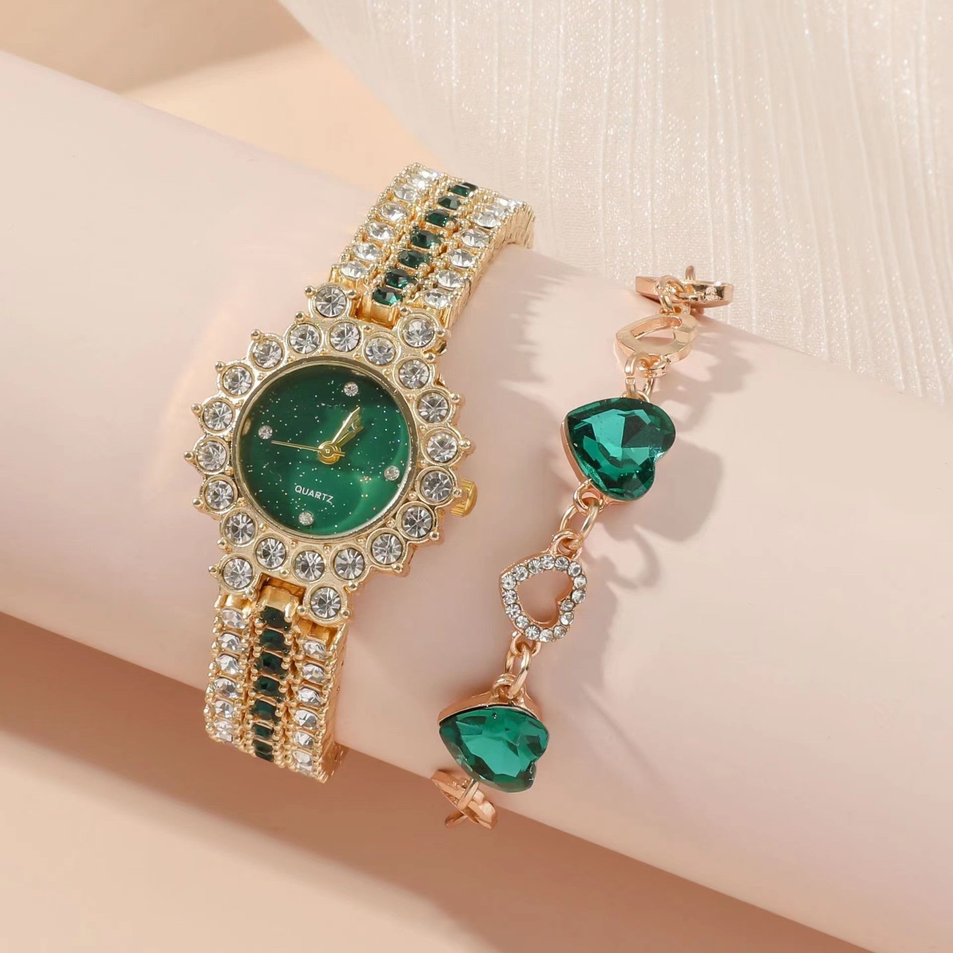 Women’s Small Green Watch & 5-Piece Gift Set | High-Sense Emerald Quartz Watch | Trendy Minimalist Steel Belt Watch & Ring Set | Luxury-Label Boxed Jewelry Ensemble | 2026 High-Fashion Radiant Gift For Her
