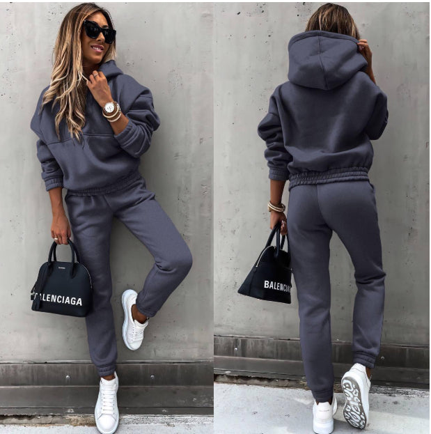 Women’s New Hooded Sweatshirt & Joggers Sports Suit | Elegant 2-Piece Slim-Fit Tracksuit | Trendy Long Sleeve Hoodie & Sweatpants Set | High-Sense Activewear Lounge Set | 2026 Urban Sportswear Collection