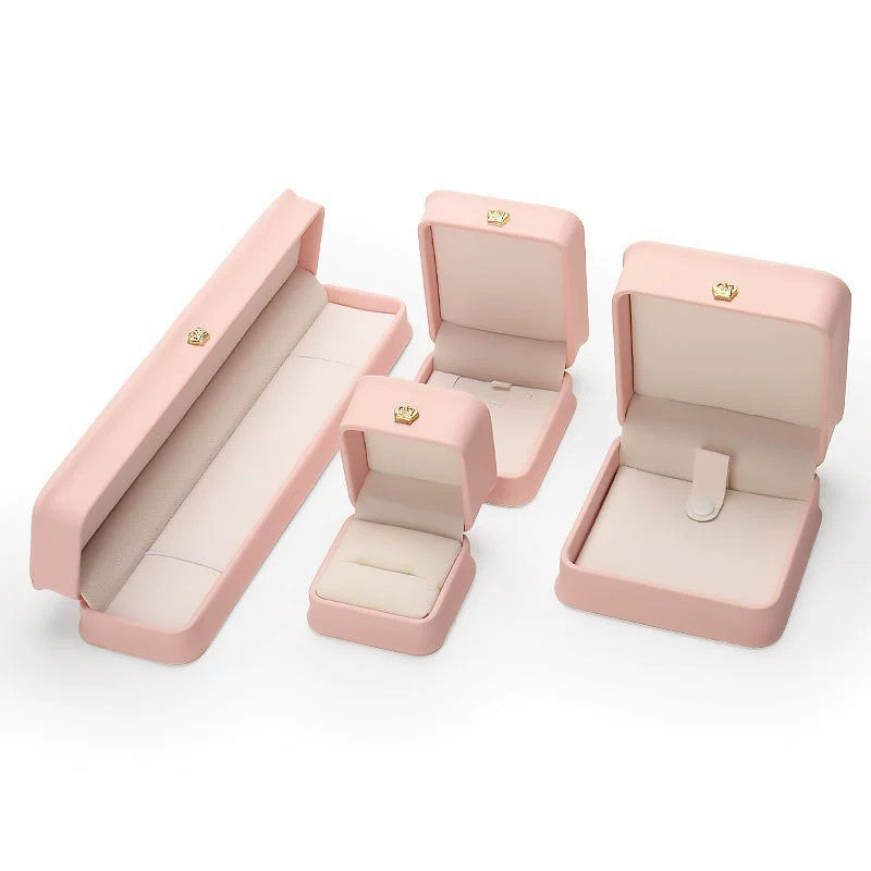 Crown Rounded Jewelry Ring & Pendant Box | High-Sense Luxury Bracelet Packing Case | Trendy Minimalist Jewelry Presentation Box | Luxury-Label Statuesque Gift Packaging | 2026 High-Fashion Radiant Storage Essential