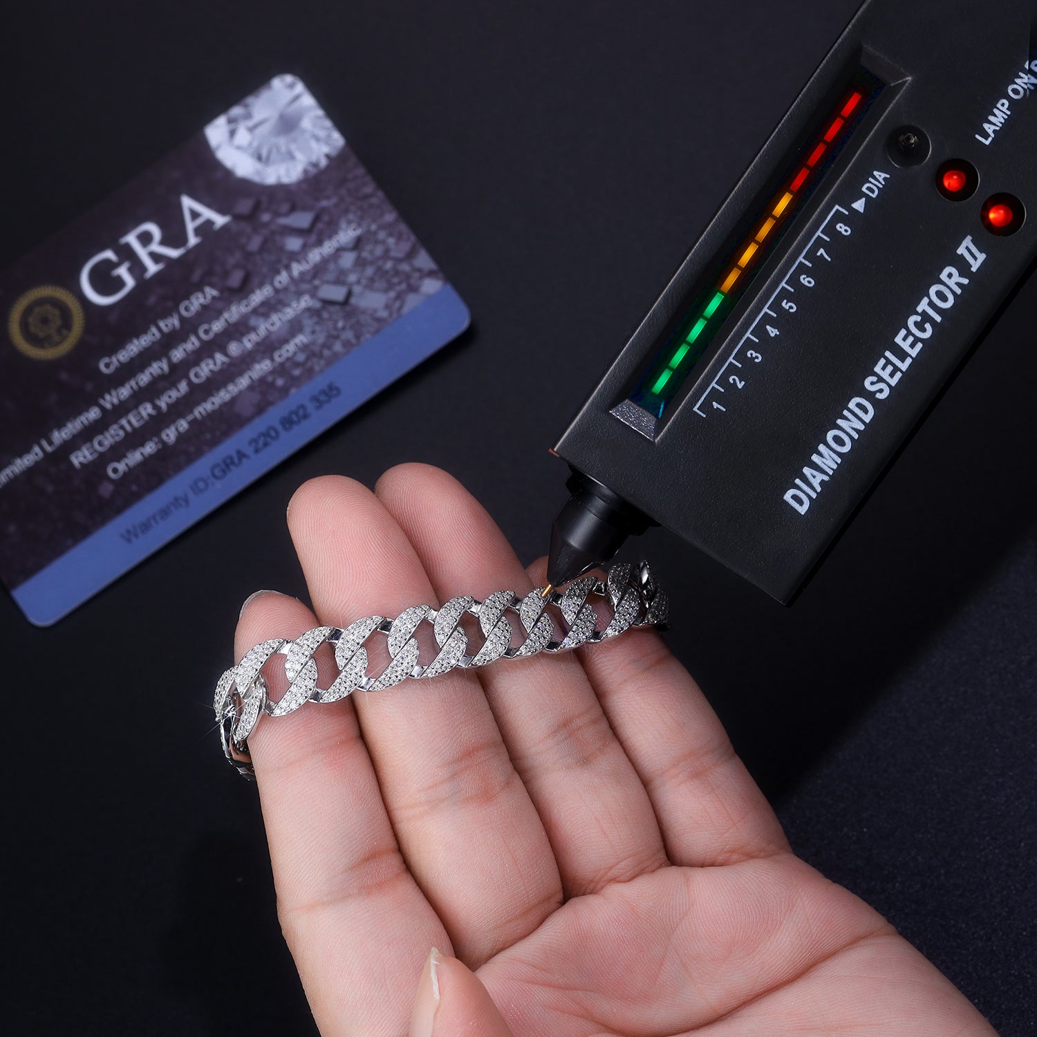 S925 Sterling Silver Moissanite Bracelet | High-Sense Platinum Plated Tennis Bracelet | Trendy Minimalist Luxury Moissanite Wristlet | Luxury-Label Statuesque Radiant Jewelry | 2026 High-Fashion Emerald-Luxe Essential