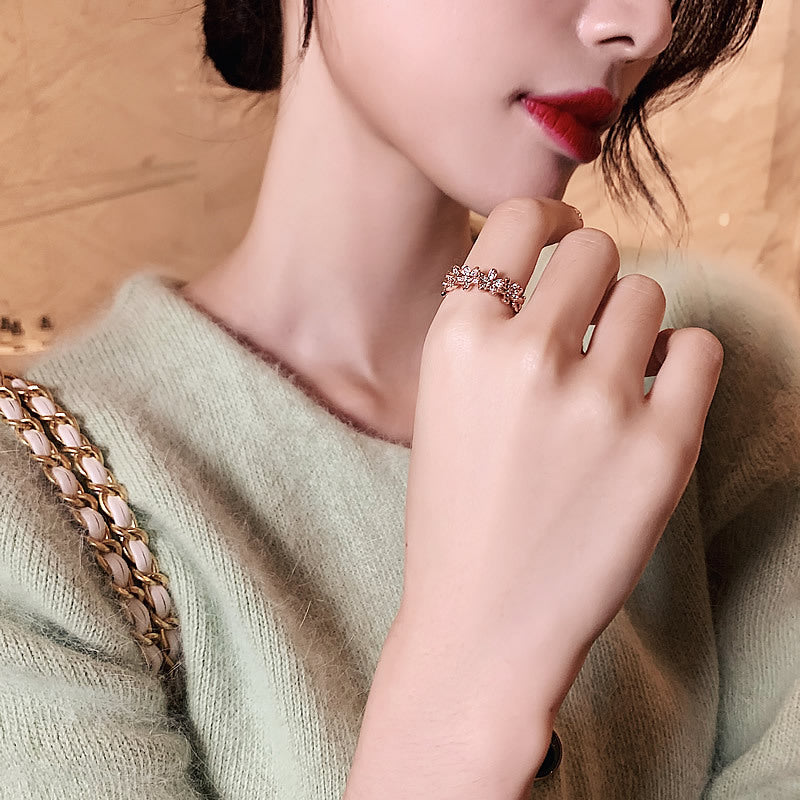 Personalized Instagram-Style Flower Ring | High-Sense Index Finger Statement Ring | Trendy Minimalist Open-Adjustable Floral Ring | Luxury-Label Sculpted Rose Ring | 2026 High-Fashion Radiant Women’s Jewelry