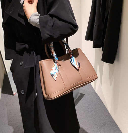Scarf Wild Garden Tote Bag | High-Sense Women’s Shoulder Crossbody Bag | Trendy Minimalist Sleek Handbag | Luxury-Label Statuesque Radiant Shopping Bag | 2026 High-Fashion Emerald-Luxe Essential