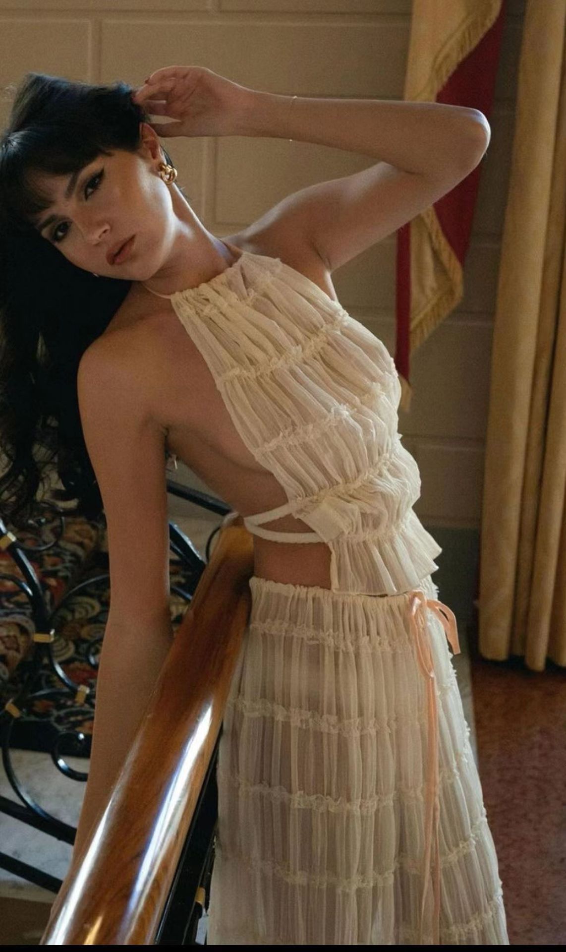 2pcs Women's Dress Suit Sleeveless Backless Cropped Halter Top And Pleated Long Skirt Beach Clothing