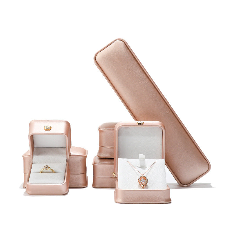Crown Rounded Jewelry Ring & Pendant Box | High-Sense Luxury Bracelet Packing Case | Trendy Minimalist Jewelry Presentation Box | Luxury-Label Statuesque Gift Packaging | 2026 High-Fashion Radiant Storage Essential