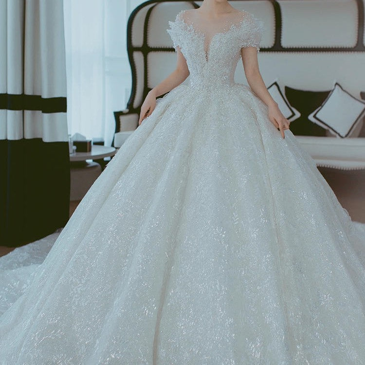 Off-Shoulder French Main Wedding Dress | High-Sense Heavy Industry Embroidery Bridal Gown | Trendy Minimalist Luxury Cathedral Tail Wedding Dress | Luxury-Label Statuesque Princess Gown | 2026 High-Fashion Radiant Bridal Wear