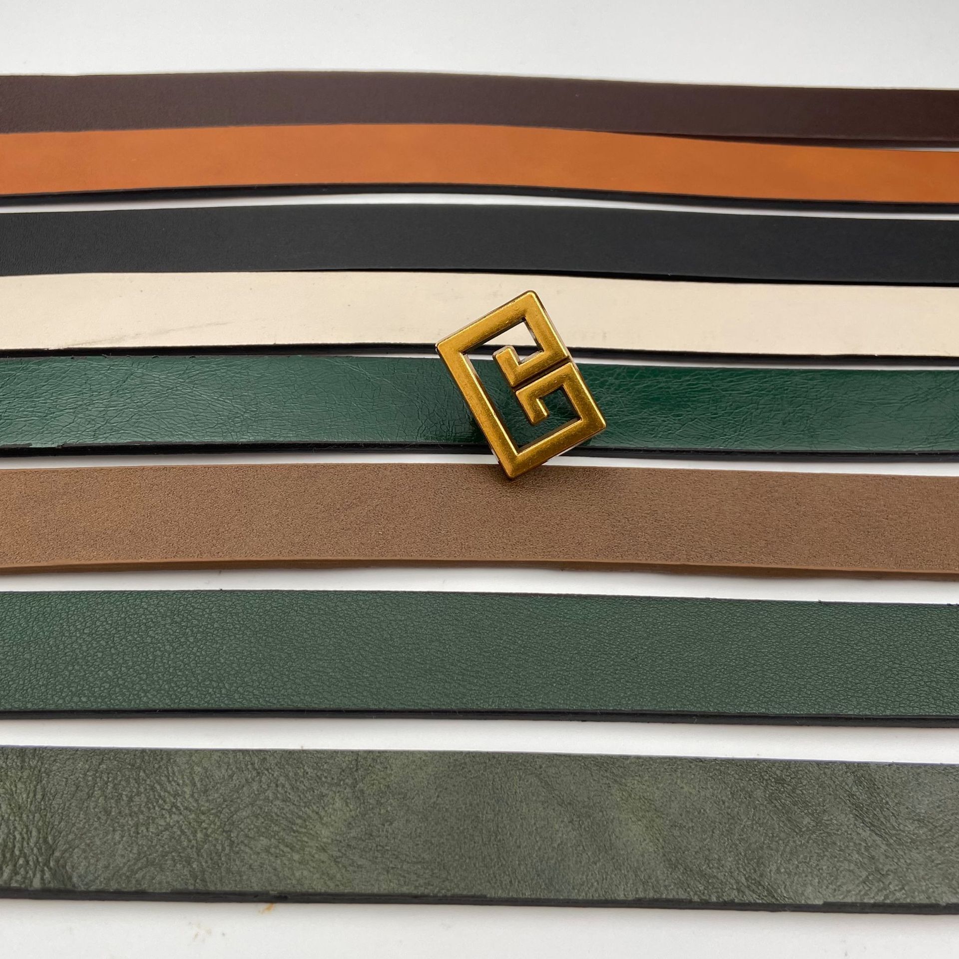 Women’s Premium Bronze Decorative Belt | Elegant Metallic Waist Cinch for Dresses | Antique Gold-Tone Fashion Belt | Trendy Sculpted Buckle Accessory for Blazers | 2026 Luxury Statement Belt Collection